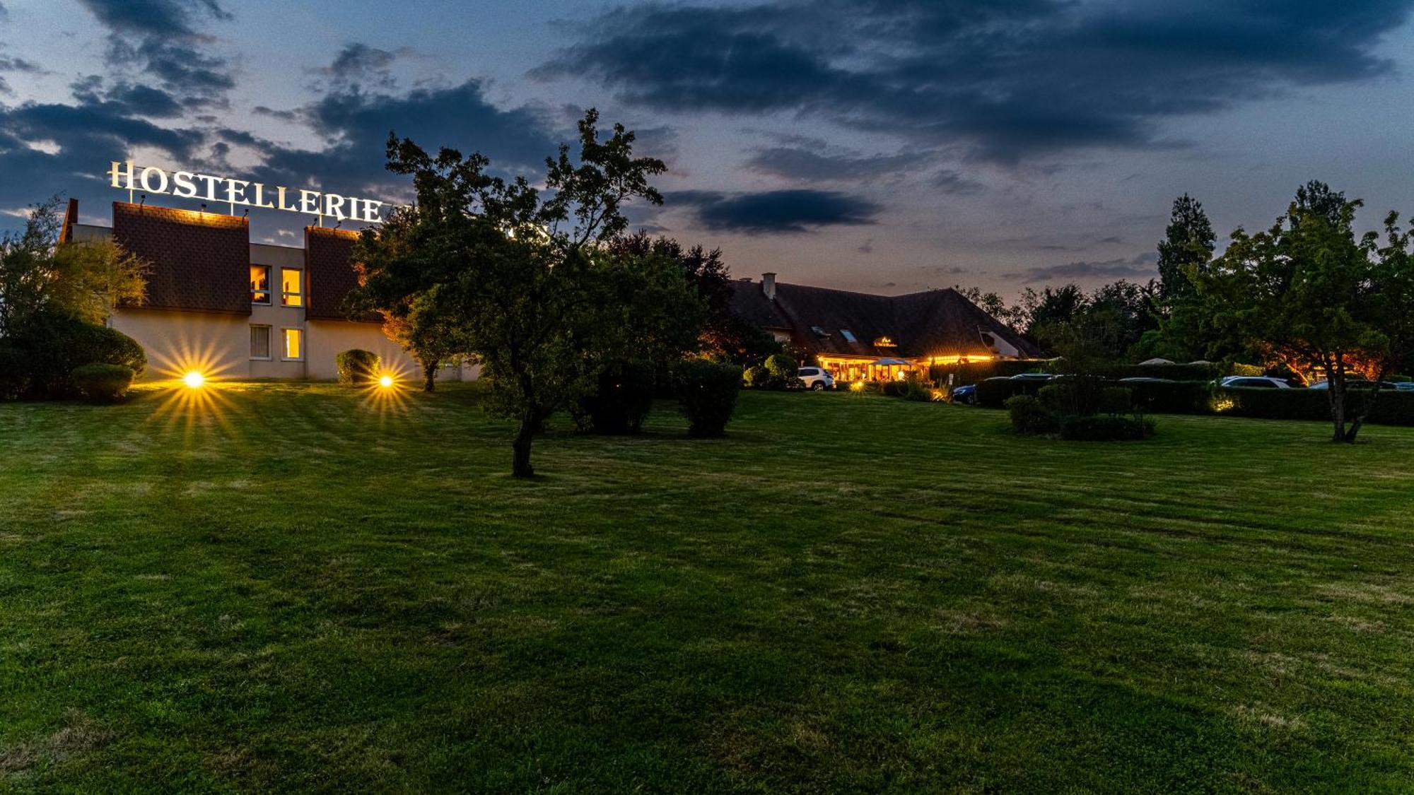 Logis Hostellerie D'Aussois Семюр-ан-Оксуа Екстериор снимка