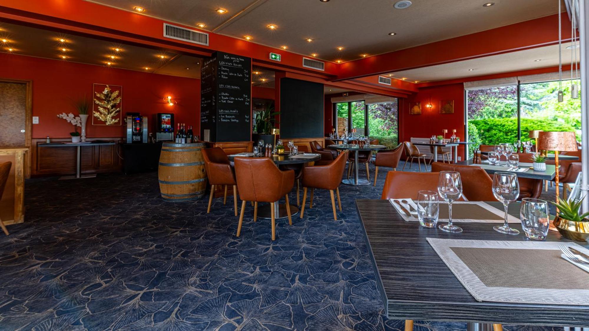 Logis Hostellerie D'Aussois Семюр-ан-Оксуа Екстериор снимка