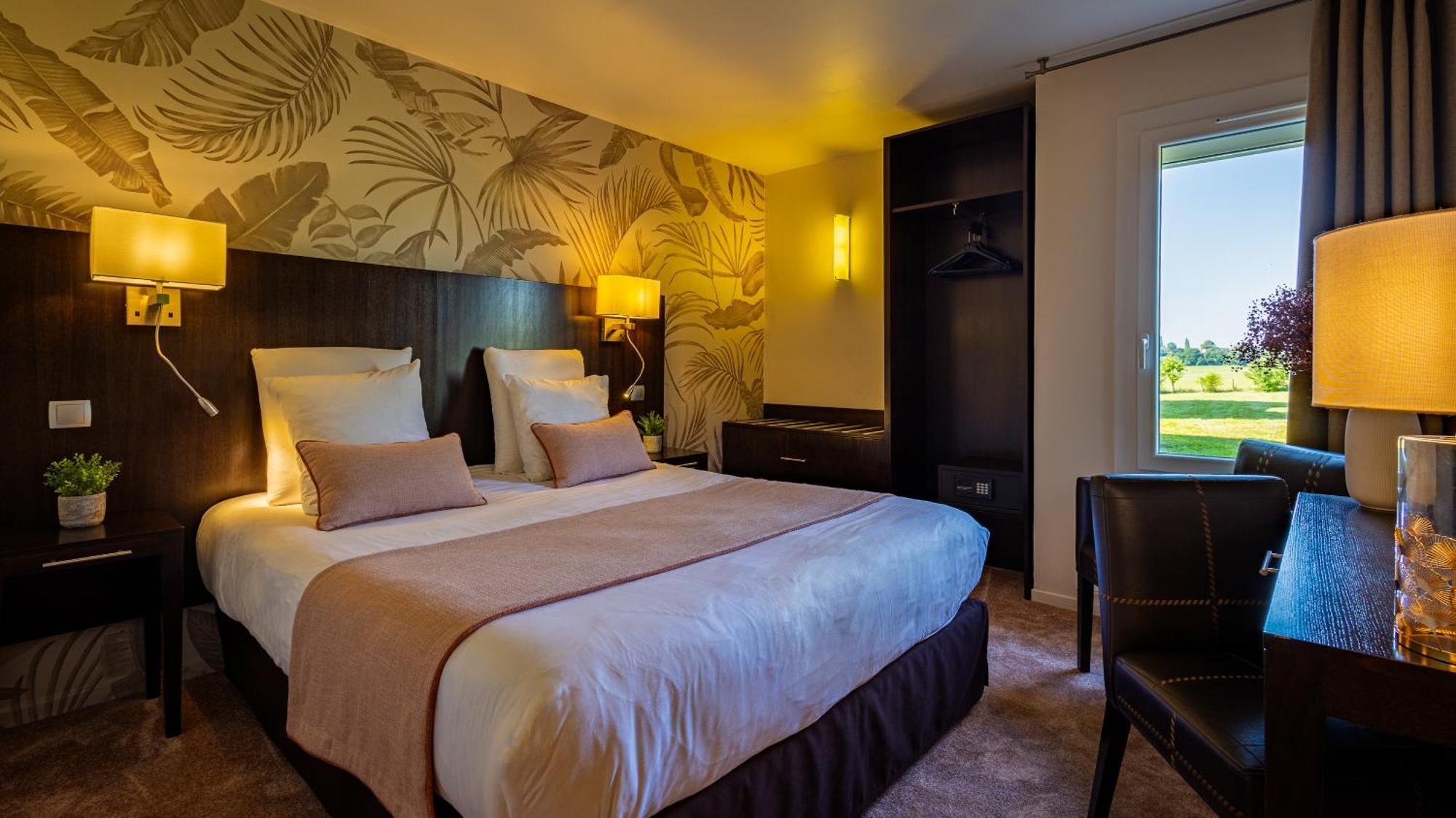 Logis Hostellerie D'Aussois Семюр-ан-Оксуа Екстериор снимка