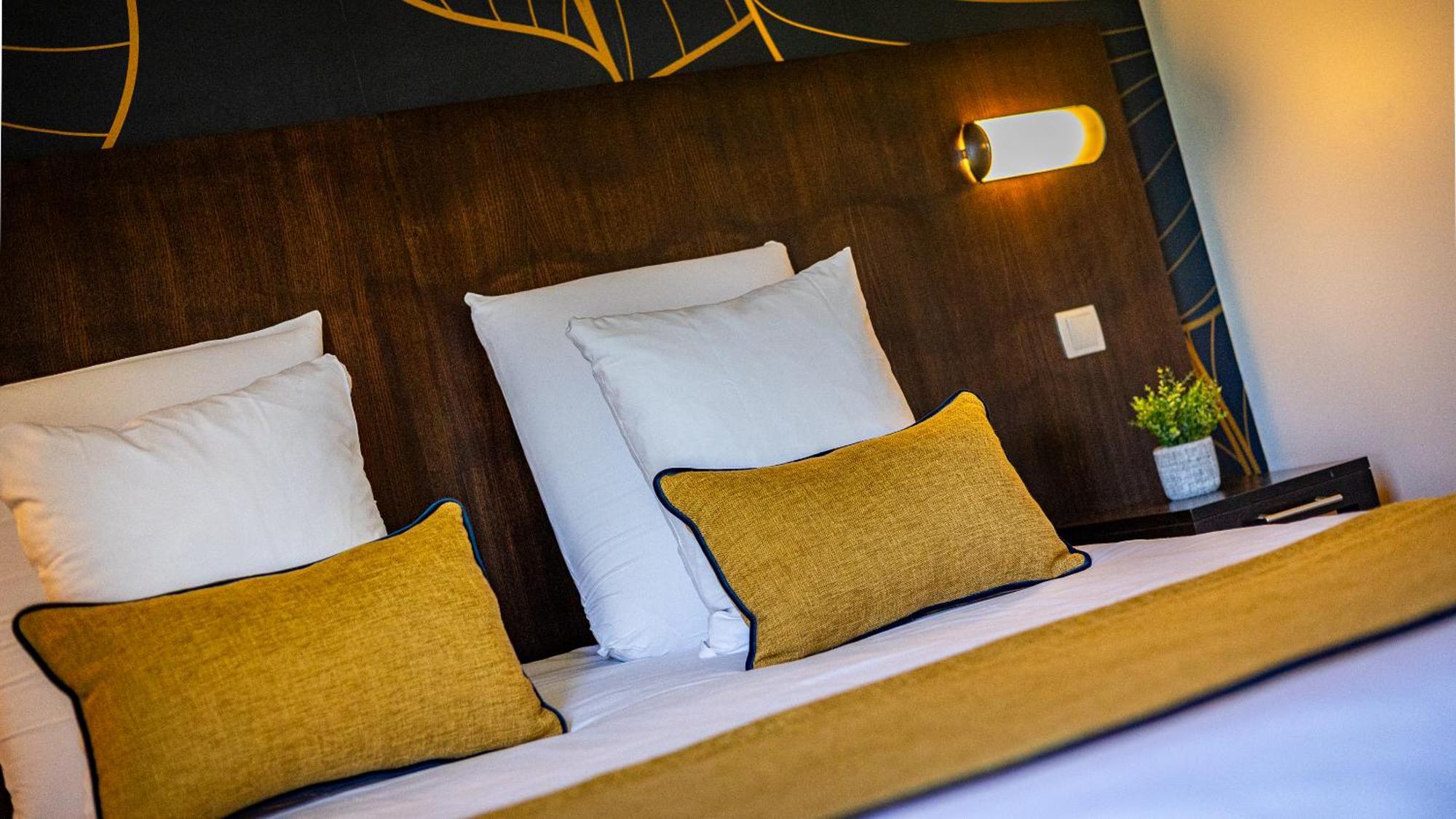 Logis Hostellerie D'Aussois Семюр-ан-Оксуа Екстериор снимка