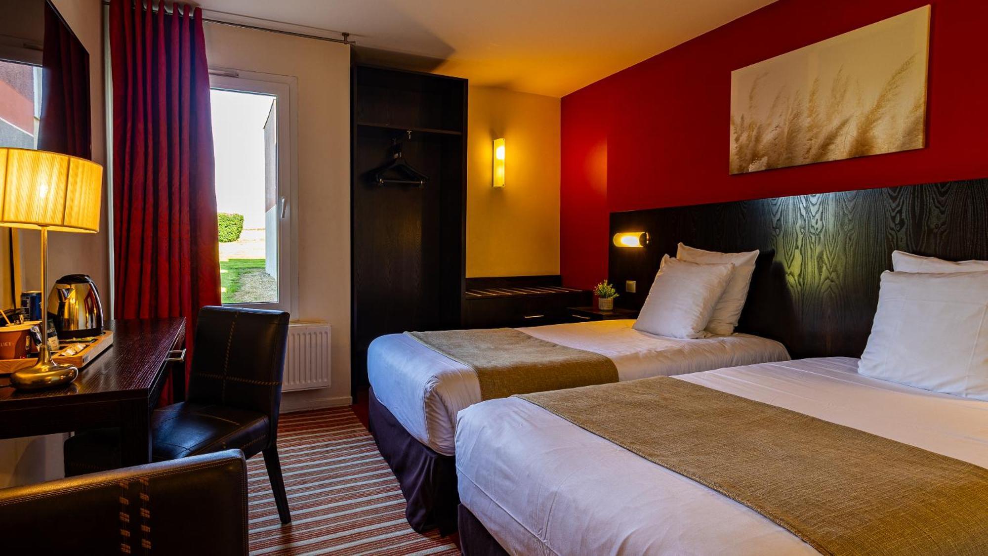 Logis Hostellerie D'Aussois Семюр-ан-Оксуа Екстериор снимка